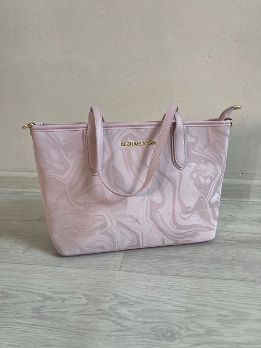 Женские сумки...