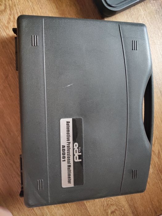 Автомобильный цифровой мультиметр