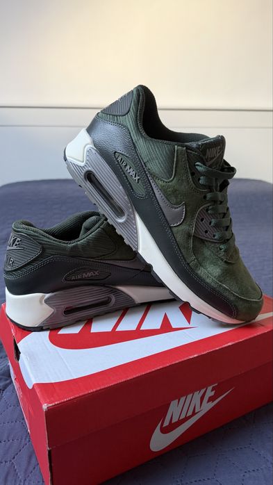 Оригинални маратонки Nike Air Max 90 Leather Carbon Green Metallic Pewter