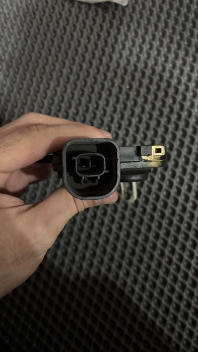 Замок левой двери Тойота