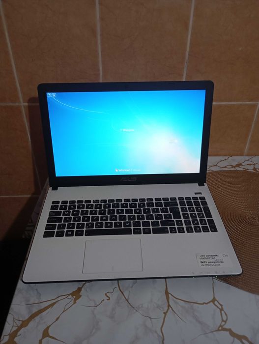 Leptop de vânzare  200 de lei