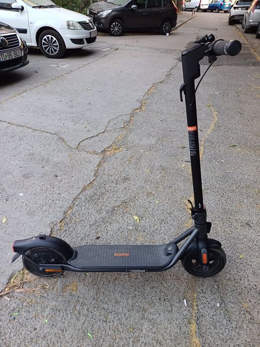 Trotineta electrica Ninebot by Segway KickScooter F40E