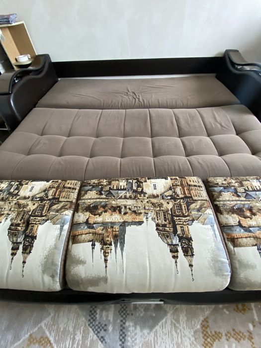 Продам диван б/у производство:Россия