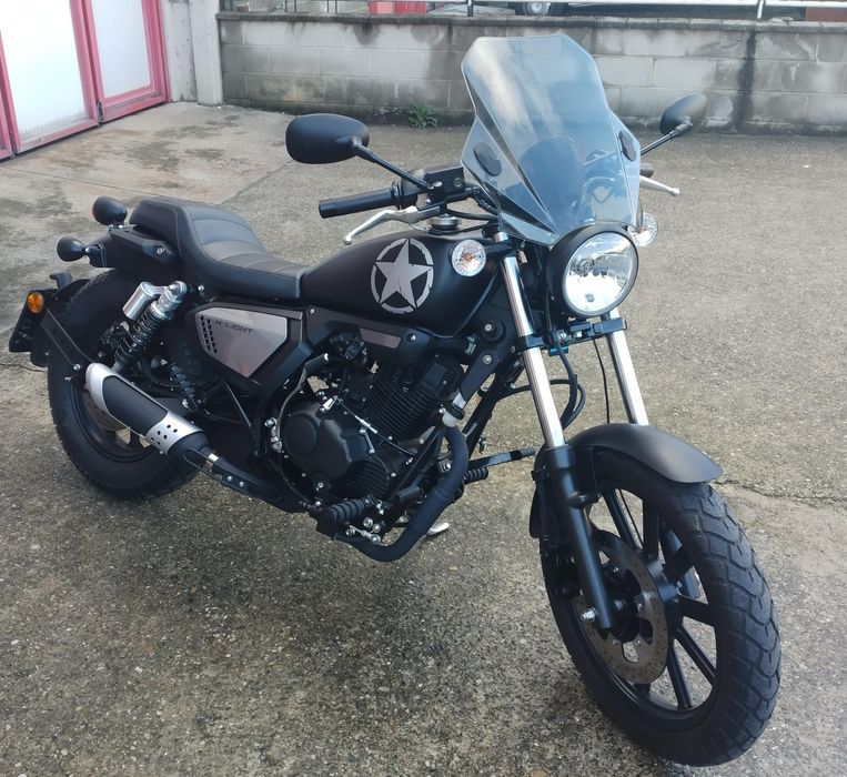 Универсална слюда за мотор мотоциклет