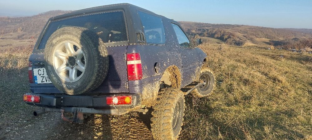 Vand sau schimb cu 4x4 mai de strada un Opel Frontera 2.0 sport, modifi