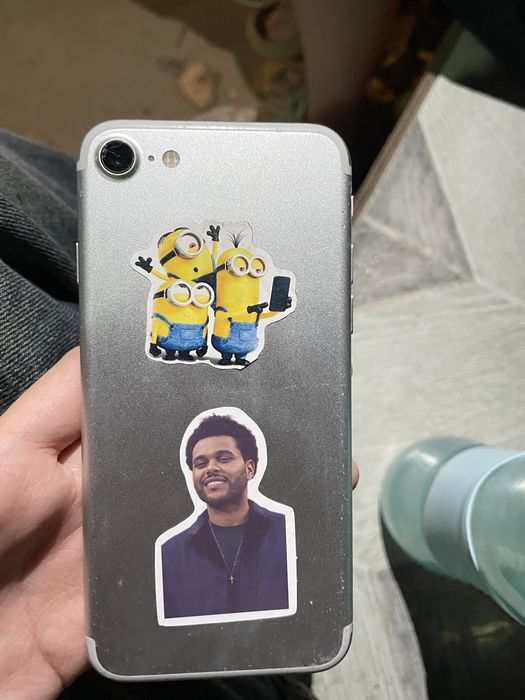 Айфон седьмой продам