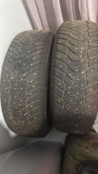 Продам шины зимние 215/60/16