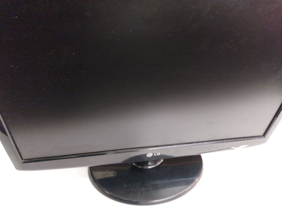 Монитор LG 22 дюйма