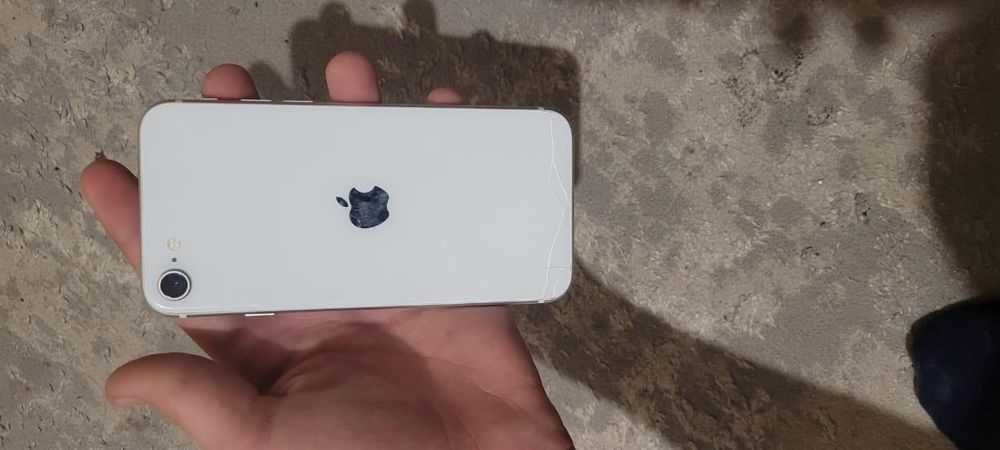 Айфон Се 2020год 128 гб