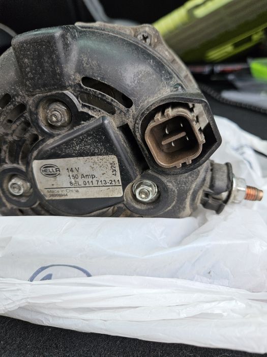 Алтернатор hundai ix35 2010 .
