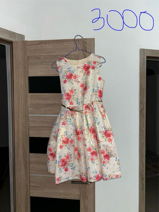 Женская одежда,