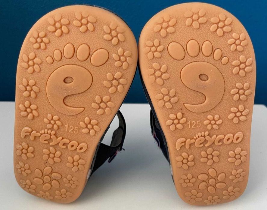 Vând săndăluțe Freycoo mărimea 20 (12.5 cm)