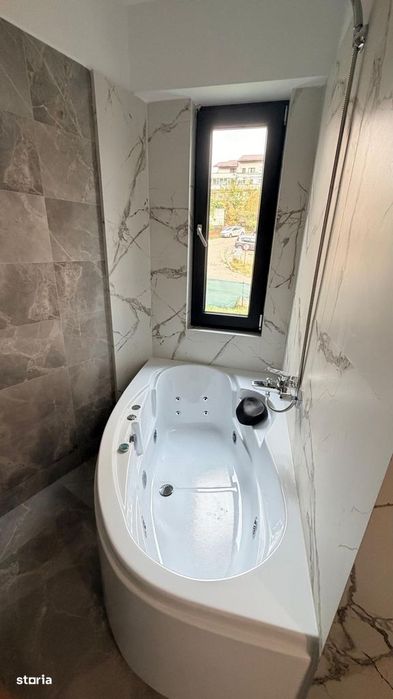 Apartament 3 camere de vanzare Pacurari