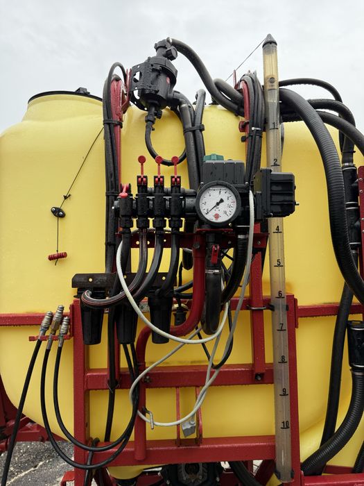 Met Instalatie Erbicidat Hardi Master Plus 1200 L an 2017 Kuhn Rau