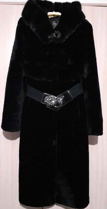 Продам женскую шубу