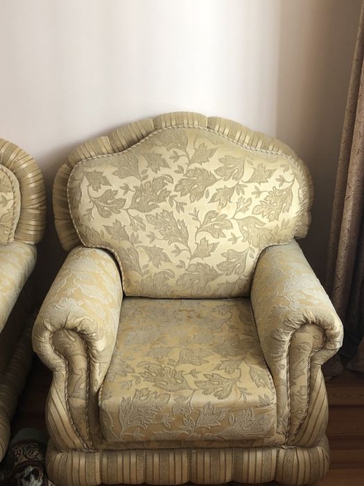 Диван и два кресла