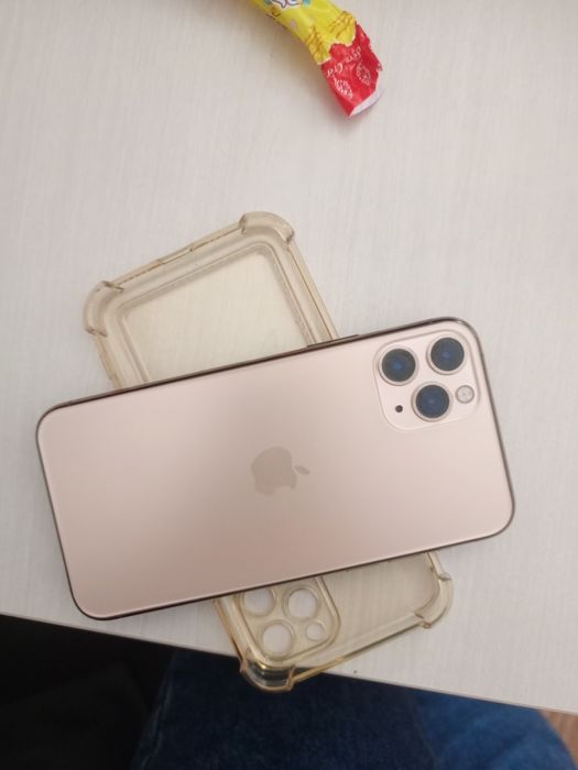 Ayfon 11 pro xolati yaxshi xammanarsai radnoy