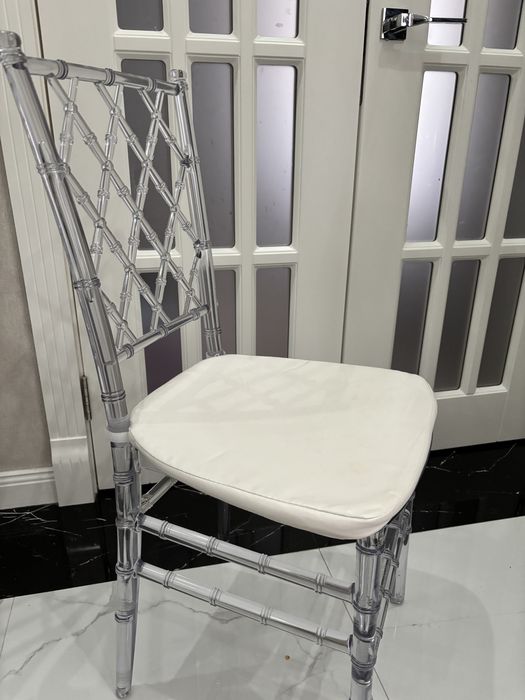 Продам стулья Кьявари срочно