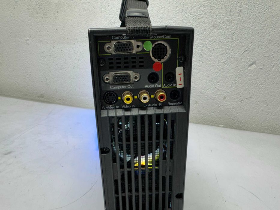 Проектор - Epson EMP-5500 / 592h