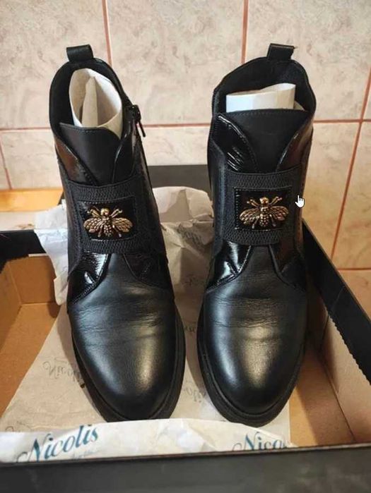 Vand ghete pentru dama, piele, marimea 41