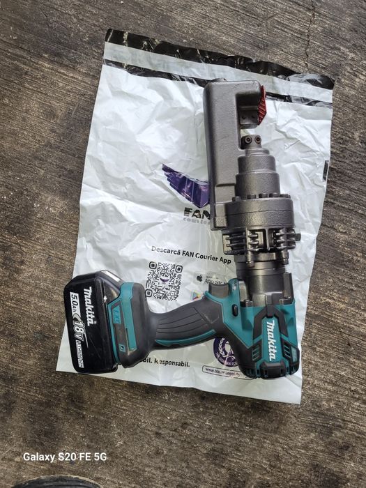 Makita DSC 163 Bormașină hidraulica de taiat fier boton