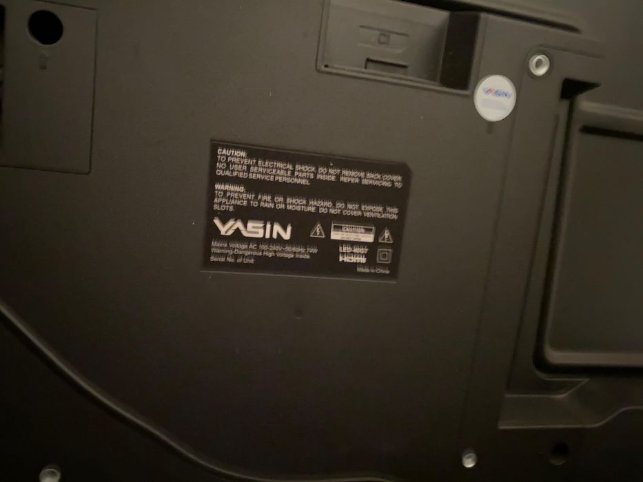Продам Телевизор Yasin LED-40G7 40" 101см SMART