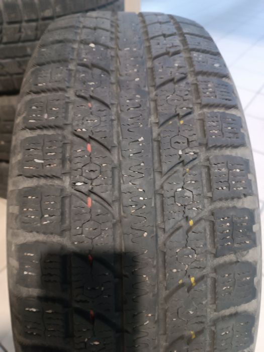 Продам резину  комплект