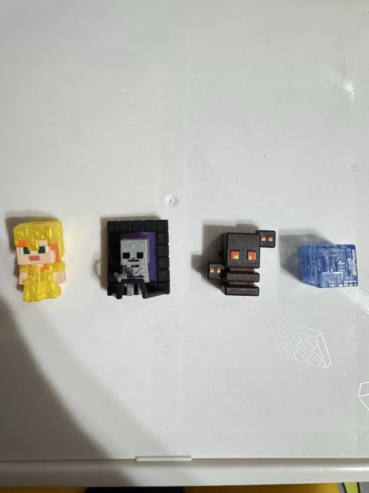 Продаются игрушки Minecraft Kinder Joy по хорошей цене