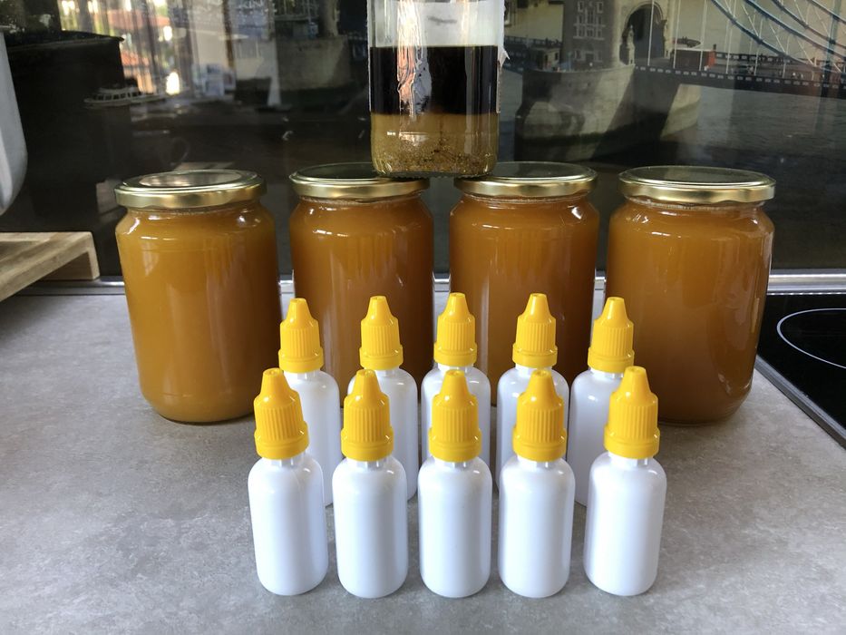 Чист натурален пчелен мед от Средна гора