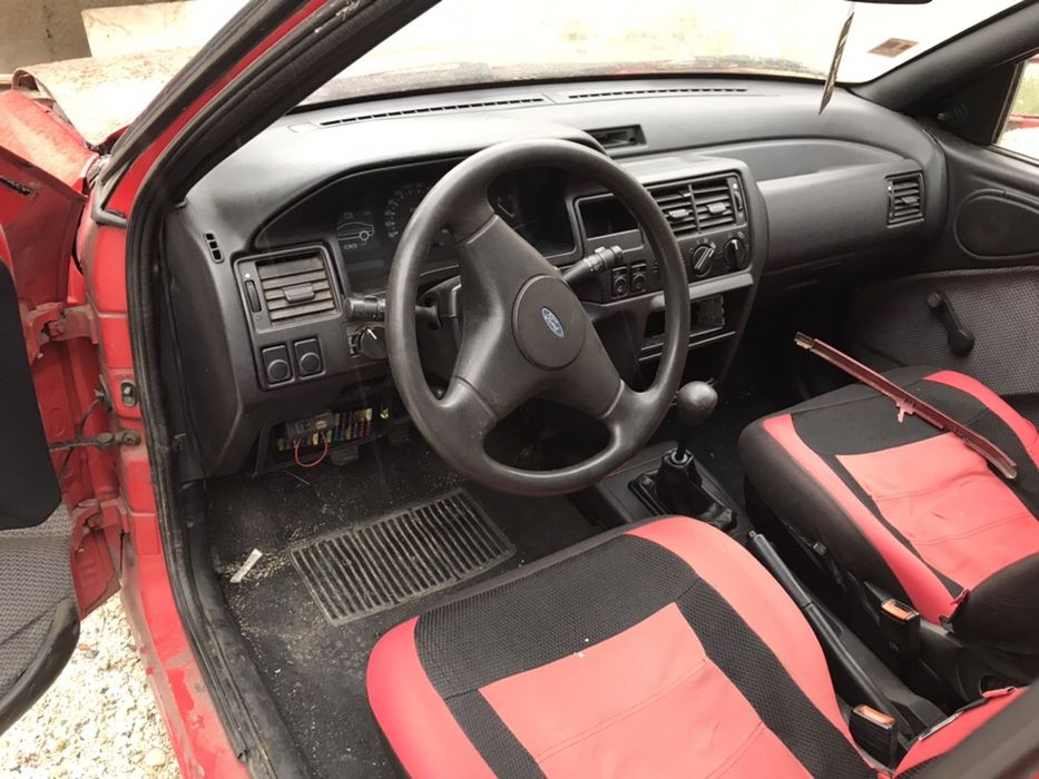 Ford Escort 1.6 На Части