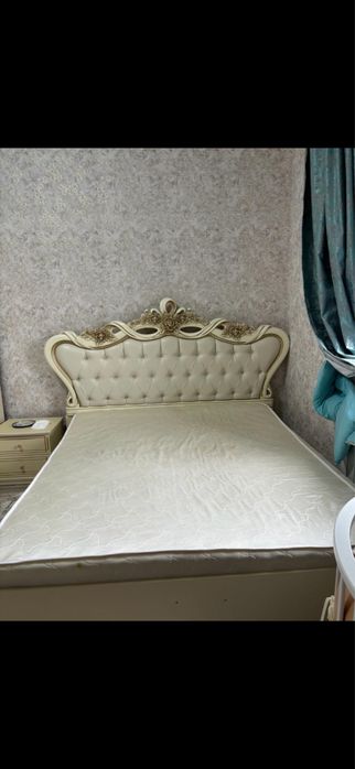 Продам двухспальный кроват.