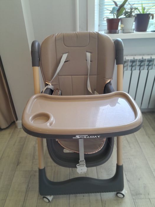 Детский стульчик для кормления