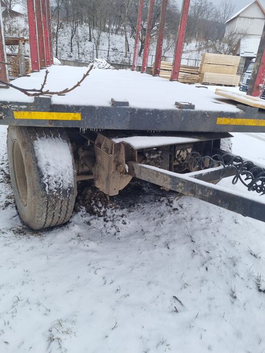 Vând remorca forestera