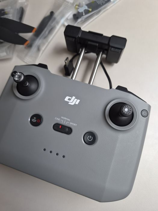 DJI Mini 2 SE Fly More Combo 3 baterries