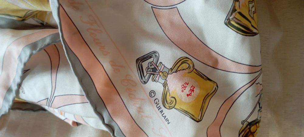 Копринен Шал Guerlain