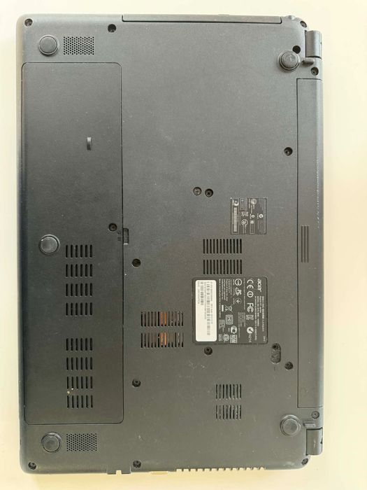 Лаптоп Aspire E1 Series V5WE2 на Acer