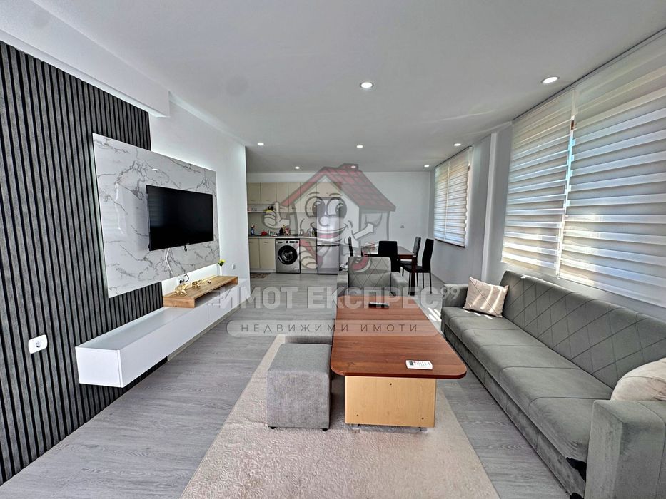 Обзаведен тристаен апартамент, нов, панорамна гледка, кв.Баба Тонка