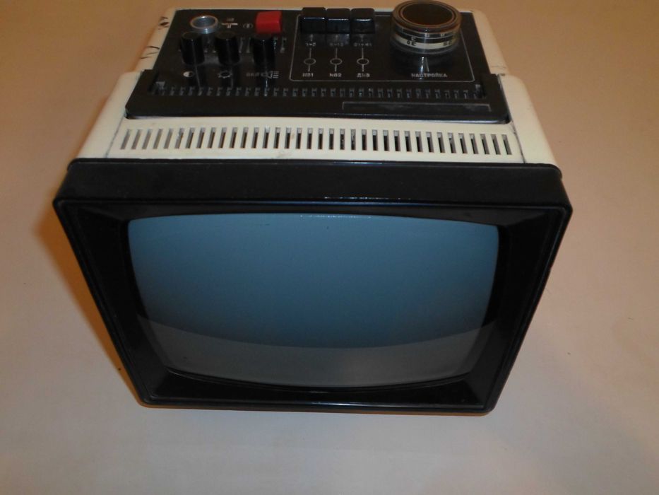 Продаётся сувенир телевизор/ Mitti antikvar televizor sotiladi