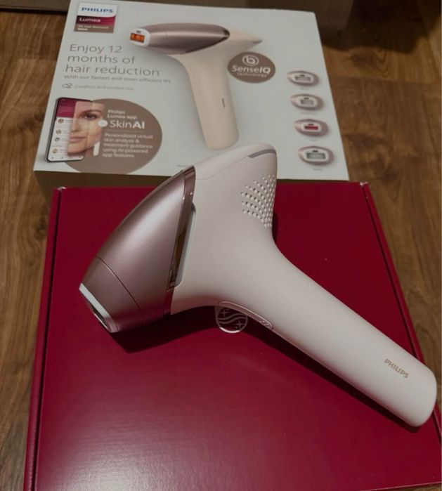 фотоепилатор Philips Lumea IPL 9900, модел BRI977/00