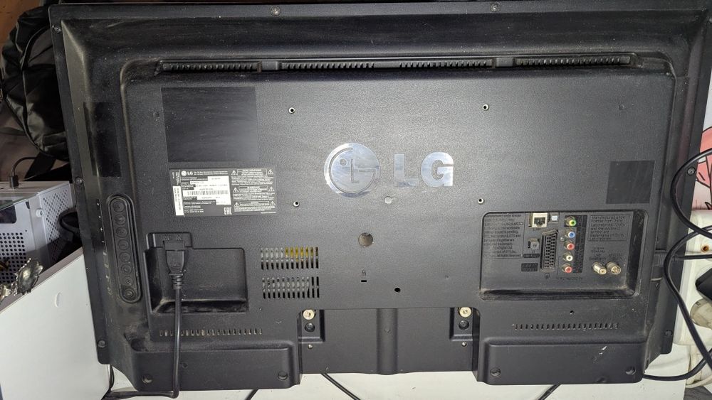 Продам телевизор LG