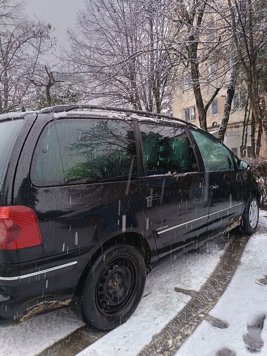 Vând sharan Wolsvagen din 2008,stare perfectă, motor de 2 l,  2900 E