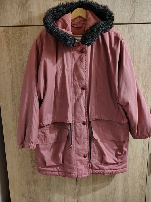 Haină cu glugă pentru iarnă