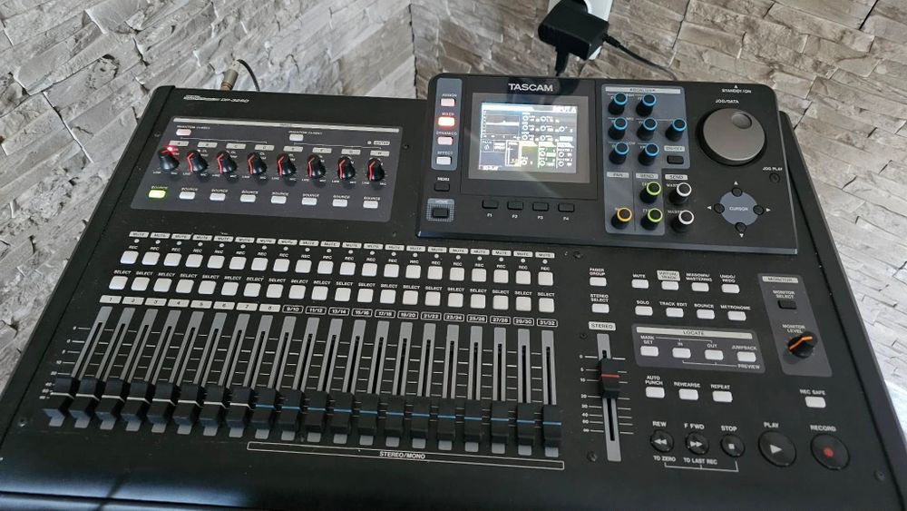 Recorder digital Tascam DP 32SD
