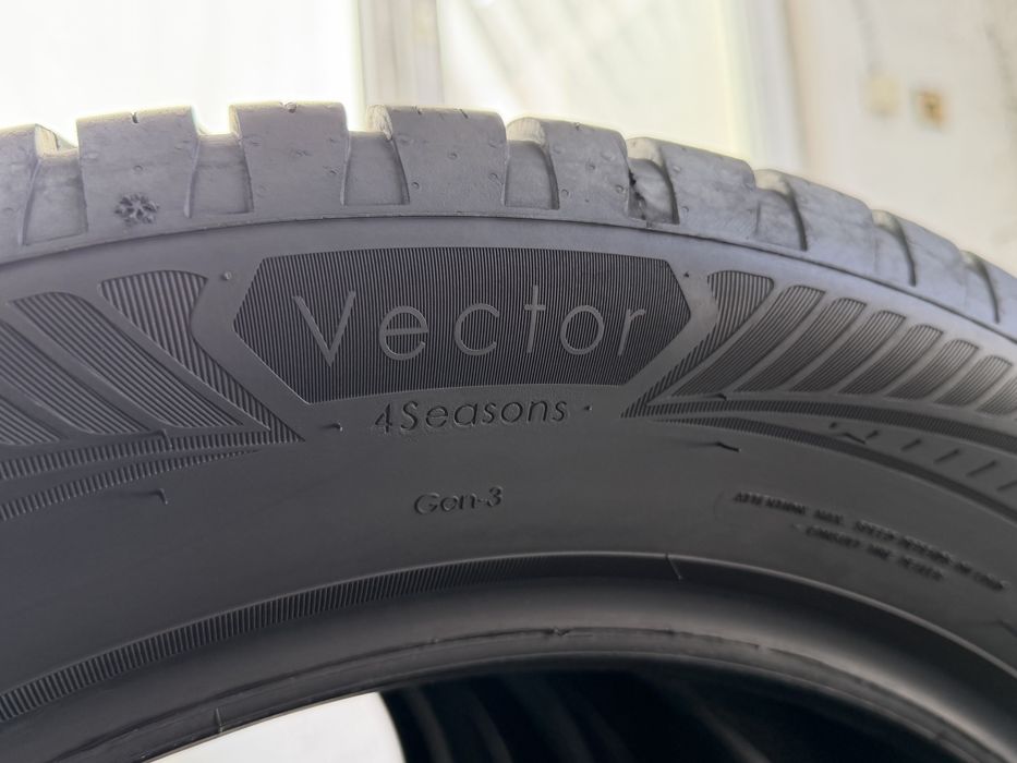 225/55/18 Goodyear 4Броя: 270€ 7.3мм Всесезонни гуми