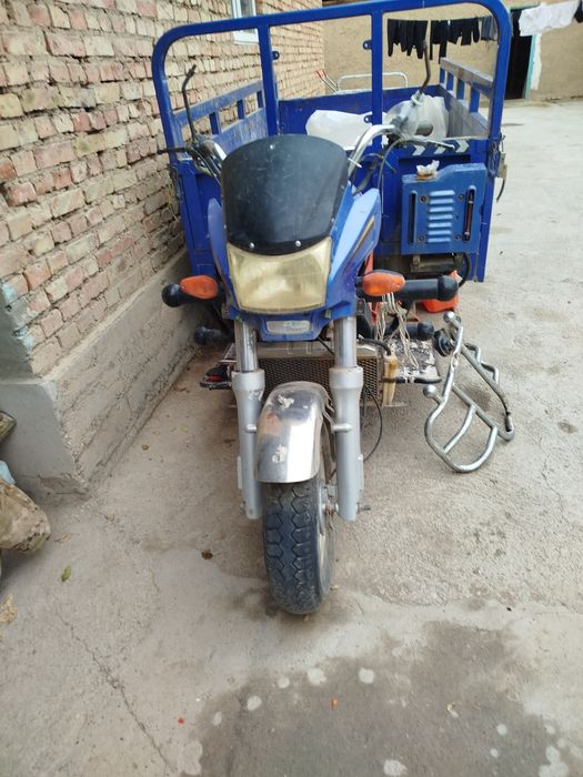 Трицикла муравей