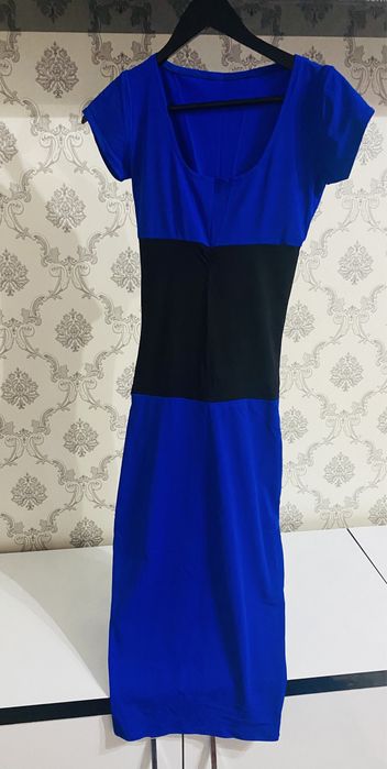 Compleuri cu fusta și rochii