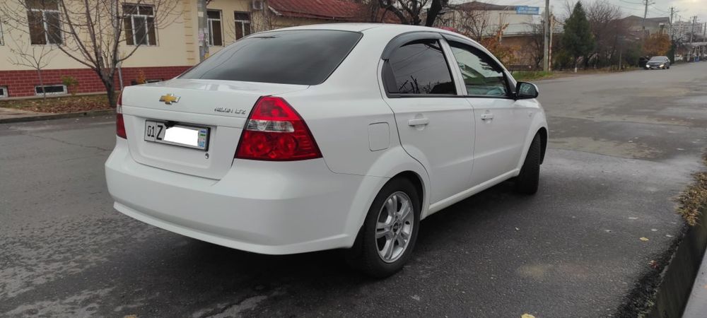 Nexiya 3 2020 oq sotiladi