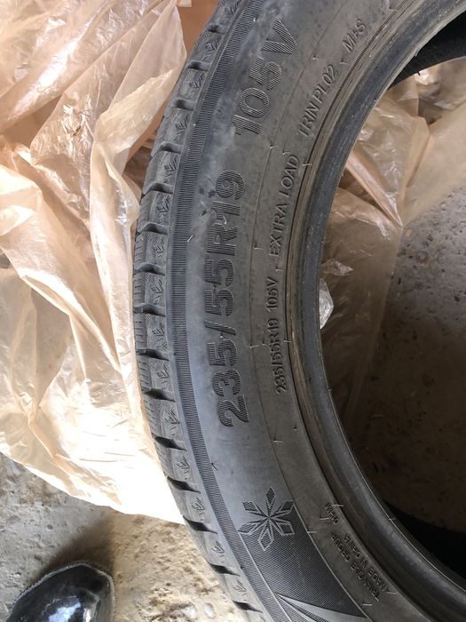 Шины 235/55/19 зимнин