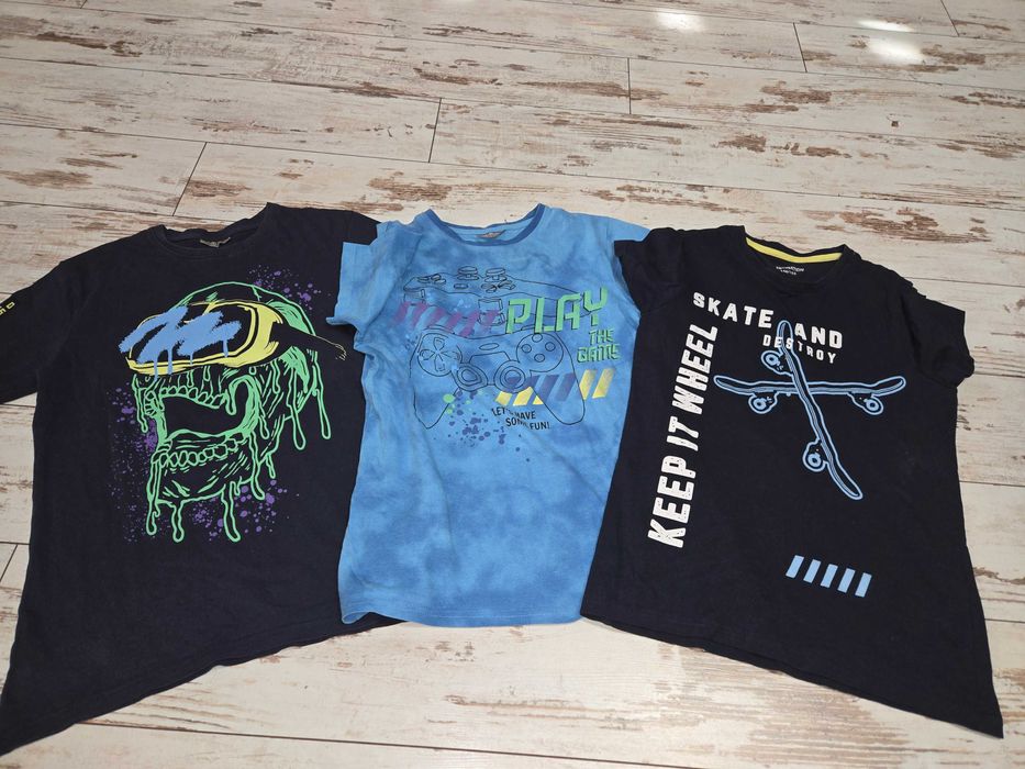 Лот от четири тениски с къс ръкав