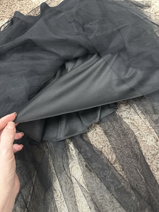 Қыз балаға юбка сатылады